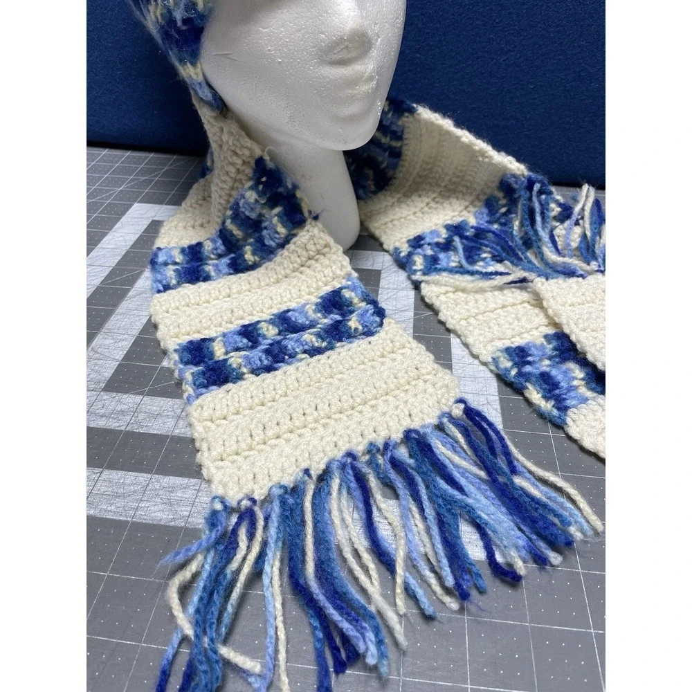 Crochet‎ Blue White Variegated Hat 22